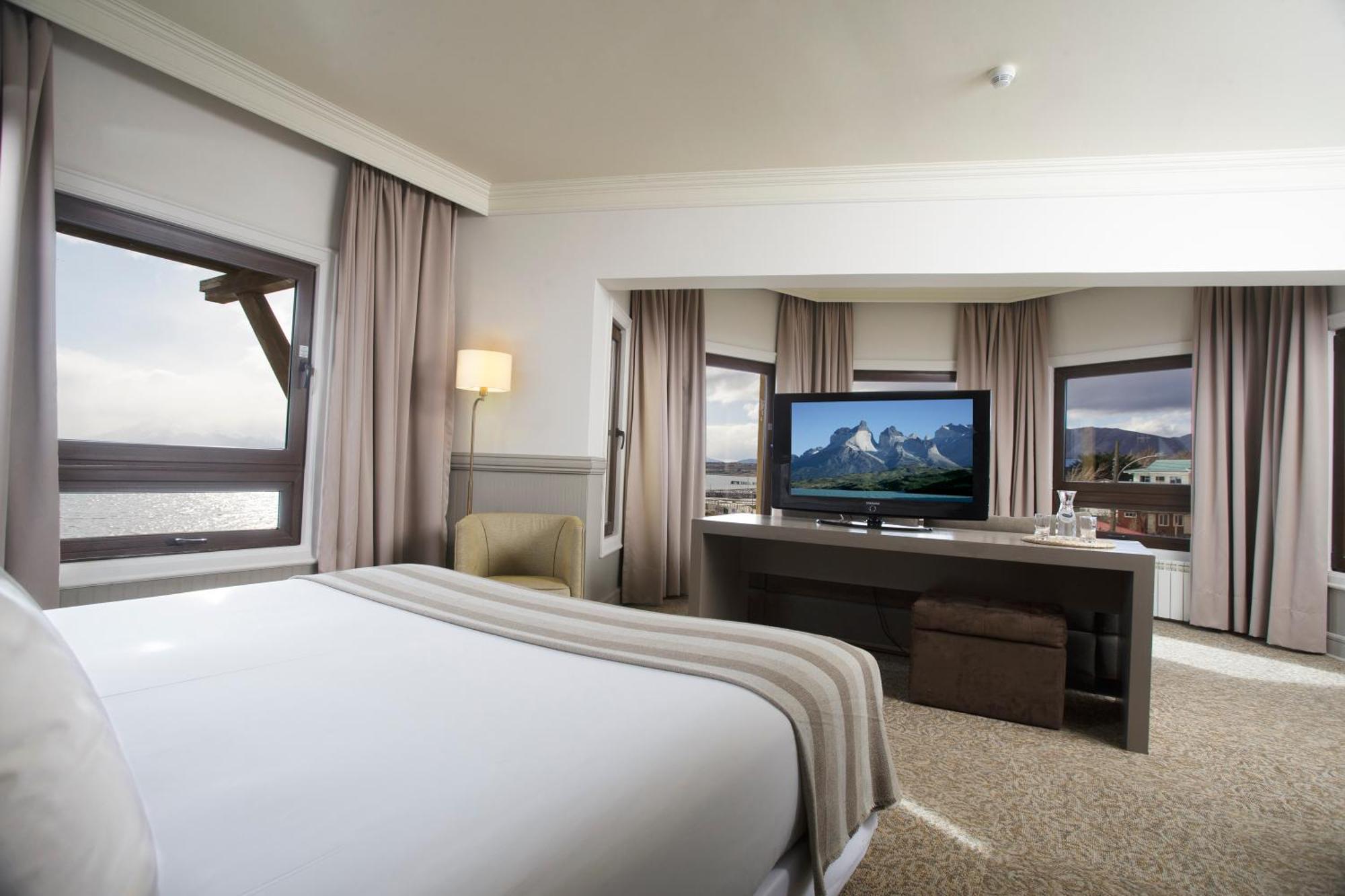 Hotel Costaustralis Puerto Natales Exterior photo